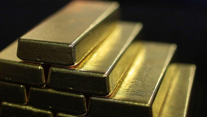 الذهب يعوّض بعض خسائره مع تجدد المخاوف بشأن رسوم ترامب