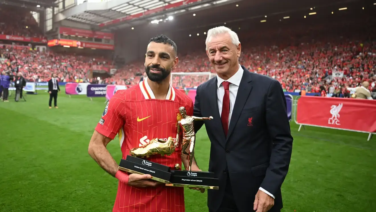 محمد صلاح يفوز بجائزتين الهداف وصانع اللعب الأول