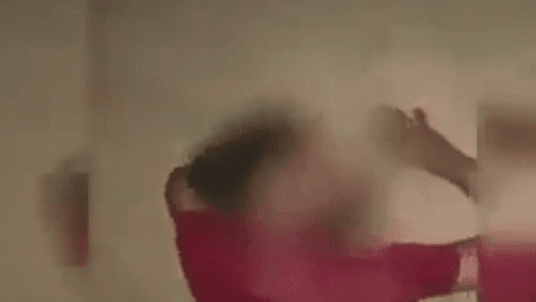 فيديو صادم لجنود الاحتلال يظهر تعذيبهم لعمال فلسطينيين