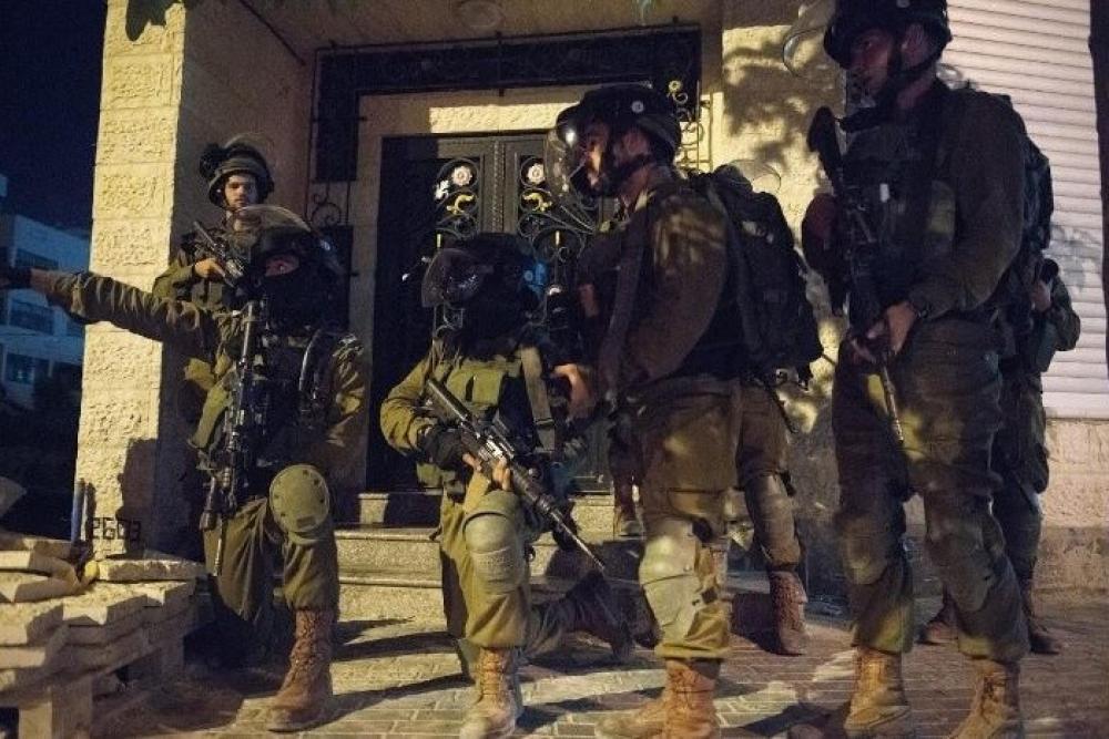 الاحتلال يعتقل مواطنين من قرية فحمة جنوب جنين