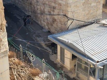 فيديو | الاحتلال يصيب فتاة بزعم محاولة تنفيذ عملية في الخليل