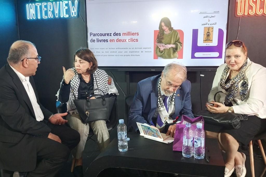 تونس: توقيع ديوان "ما زال في العمر بقية" للشاعر والدبلوماسي السابق عمر كتمتو