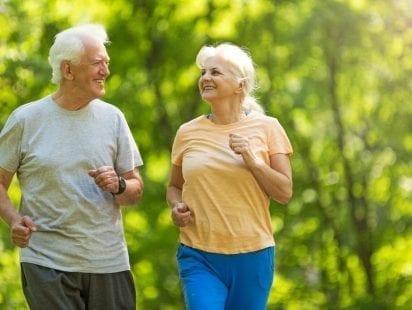 باحثون: أمور بسيطة تعطيك 30 عاماً صحياً إضافياً إلى عمرك !