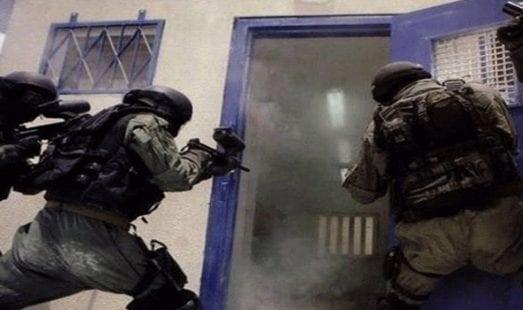الحركة الأسيرة تصعد..الاحتلال يقمع الأسرى الأطفال في سجن "عوفر"