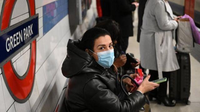 بريطانيا: دعوات للالتزام بالمنازل ومخاوف من إغراق المستشفيات بمرضى كورونا