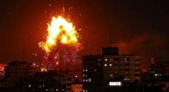 جيش الاحتلال يوجه رسالة لأهالي غزة ويتوعّد بحرب عنيفة