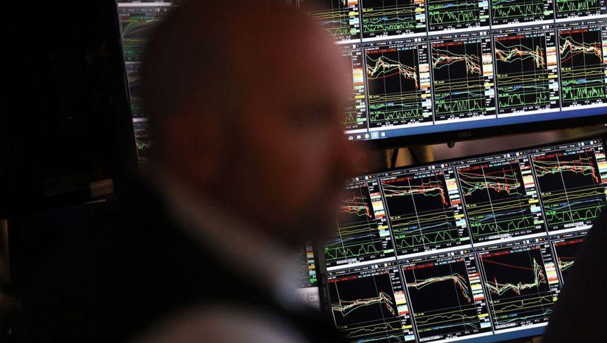 مؤشرات وول ستريت تتماسك عند مستويات قياسية وسط صعود الدولار