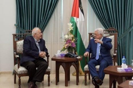 كحيل يكشف تفاصيل اجتماع لجنة الانتخابات بالرئيس عباس