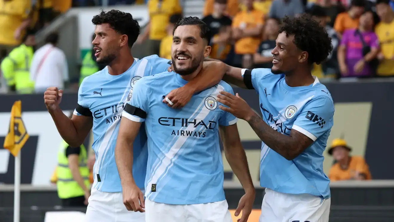 الدوري الإنجليزي: فوز مانشستر سيتي وتوتنهام وسندرلاند