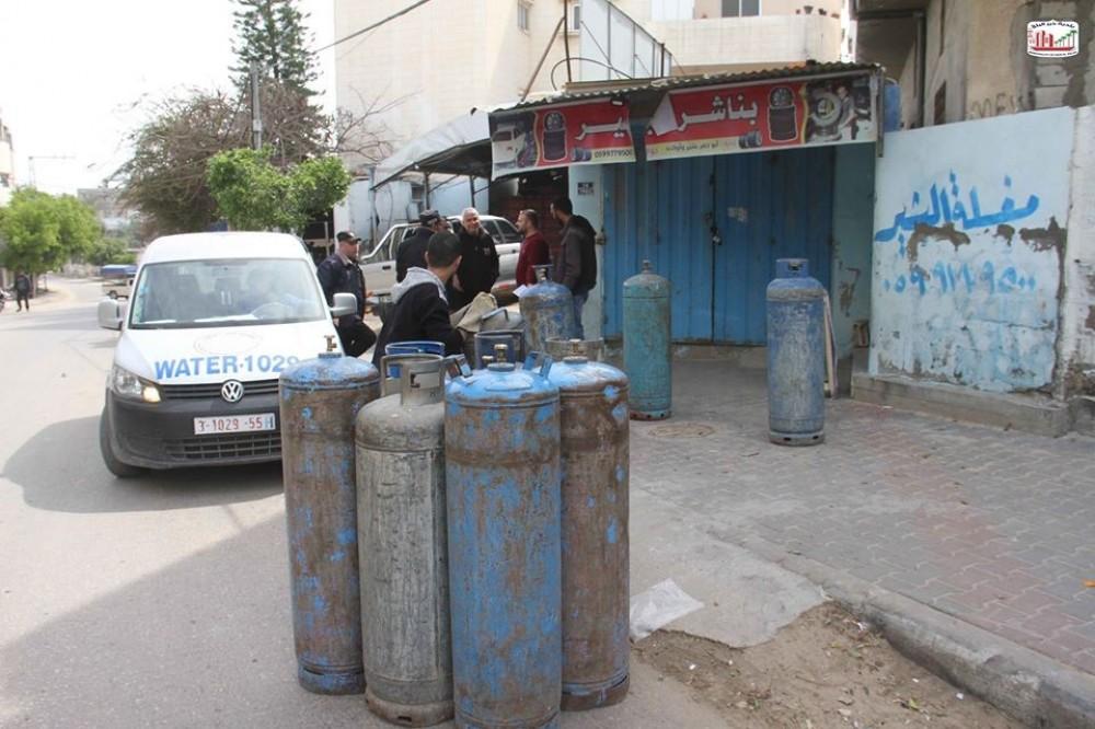 غزة: مباحث التموين تُصادر جهازين لتعبئة الغاز من النقاط العشوائية