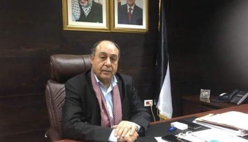 إصابة محافظ نابلس بفيروس كورونا وقرار بإغلاق عدد من مؤسسات المدينة