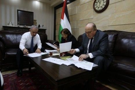 اشتية يعلن عن تحويل 20 مليون شيكل لمستشفى "المطلع"
