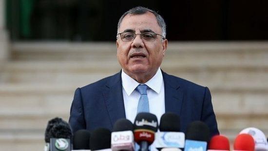 الحكومة الفلسطينية: رواتب الموظفين ستصرف كاملة والمالية ستحدد آلية صرف المستحقات