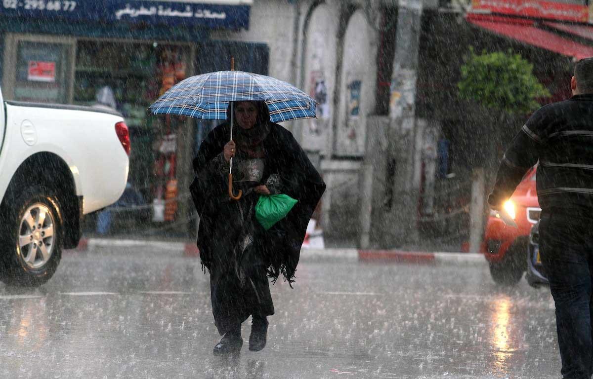 المنخفض القطبي يضرب عدة دول عربية ويؤدي للإغلاقات فيها