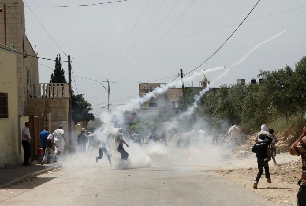 سلفيت: إصابة عشرات الفلسطينيين بسبب اعتداءات الاحتلال بالغاز السام