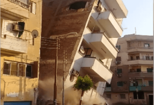 فيديو.. انهيار مبنى بسبب الأمطار في مصر و جاري البحث عن المفقودين