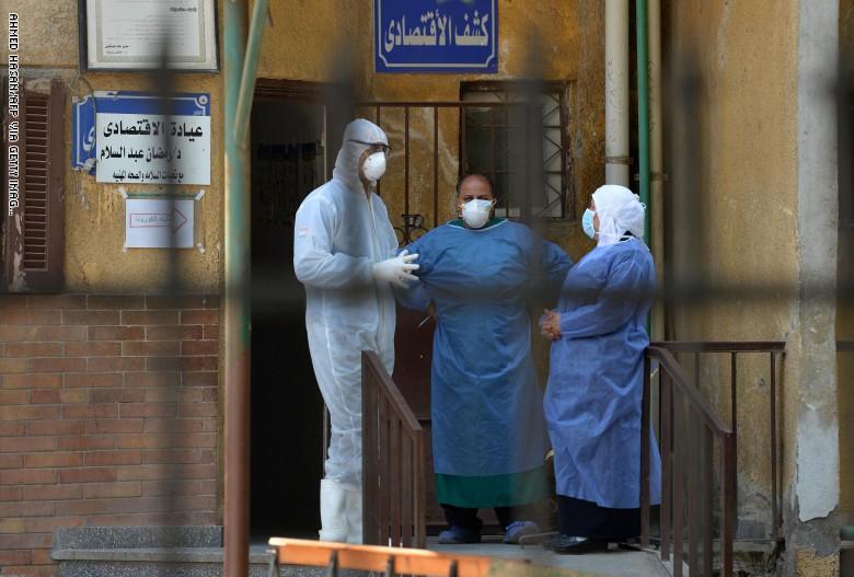 مصر: قرارات جديدة للصحة بعد أنباء وفاة مصابين بكورونا لنقص الأوكسجين