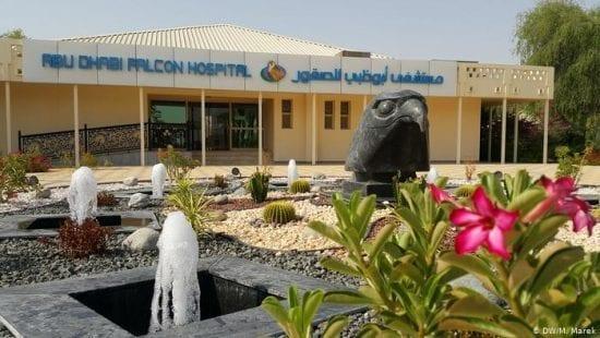 الإمارات تعلن حالة وفاة و تسجيل 53 إصابة جديدة بفيروس كورونا