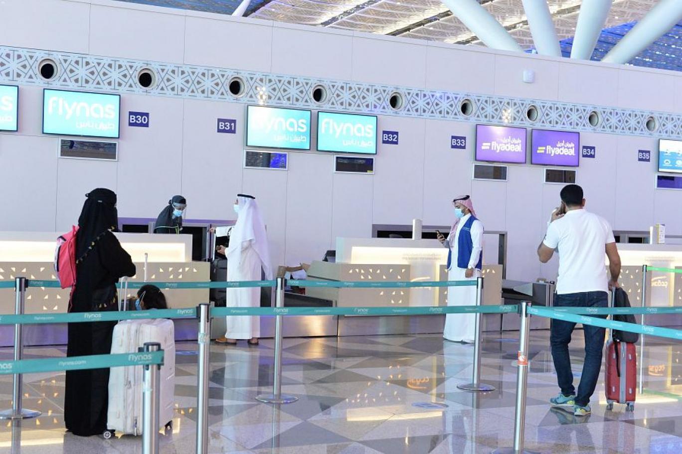 السعودية تعلن تعليق دخول الوافدين لها من 20 دولة