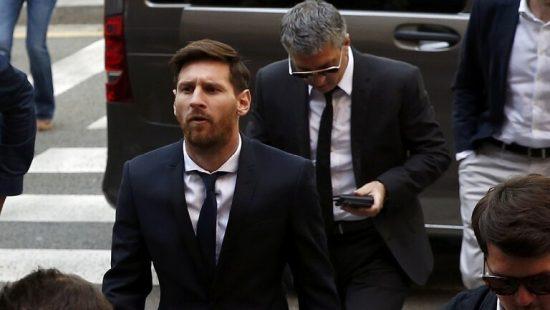 ميسي يعلن رغبته في الرحيل عن برشلونة.. فهل يقنعه "كومان" بالبقاء؟!