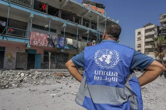 المفوض العام للأنروا: إسرائيل قصفت 10 مبانٍ تابعة لنا خلال الأيام الماضية