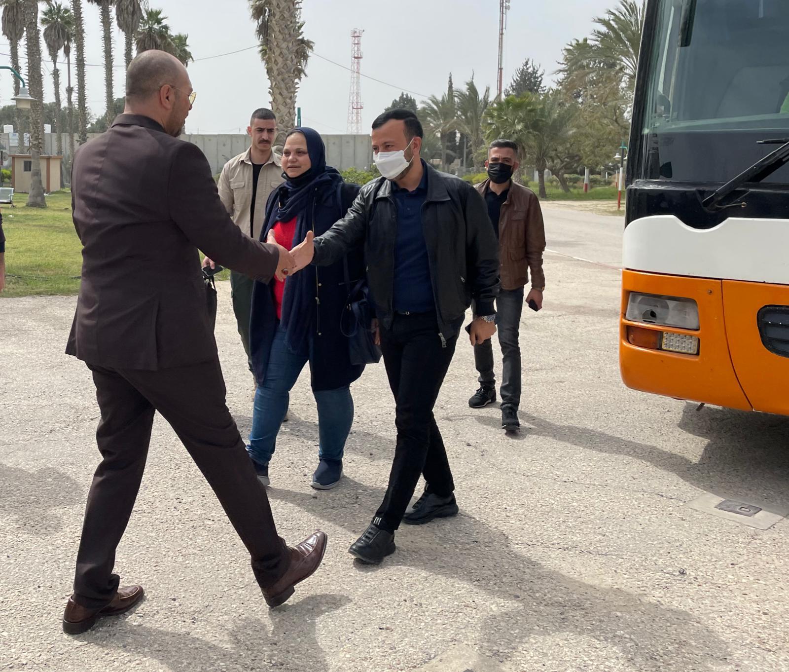 القيادي في التيار الإصلاحي غسان جاد الله يصل إلى قطاع غزة
