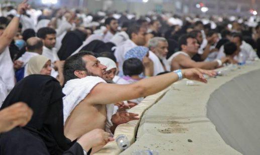 حجاج بيت الله الحرام يبدأون أول أيام التشريق الثلاثة في مناسك الحج
