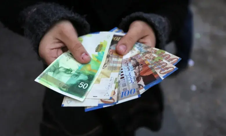 السلطة قد تنهار.. صرف رواتب الموظفين الأحد المقبل بنسبة 50%