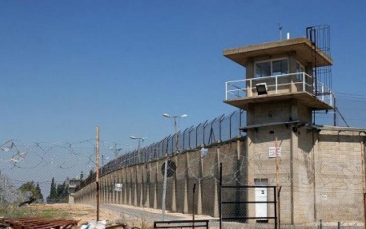 هيئة الأسرى تحذر من تفاقم أوضاع عدد من الأسرى في سجن النقب
