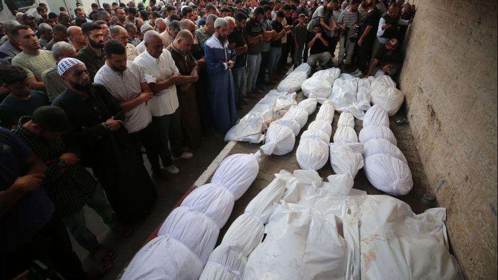 ارتفاع عدد شهداء القصف الإسرائيلي على غزة إلى 82
