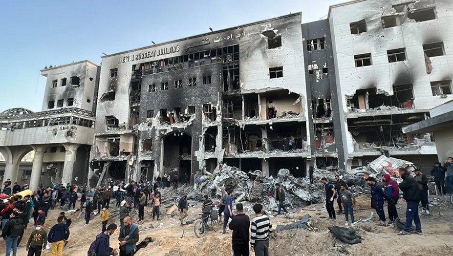 هآرتس: إسرائيل هاجمت 10 مستشفيات وعيادات خلال أسبوع