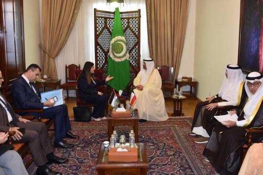 شاهين تطلع وزيري الخارجية الكويتي والعراقي على آخر التطورات