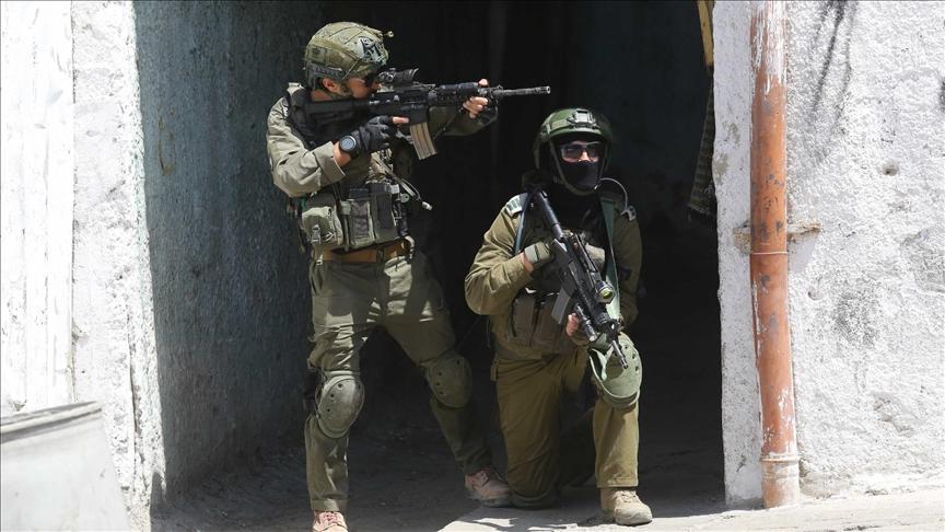 فيديو يوثق لحظة إعدام شاب فلسطيني على يد قوة إسرائيلية خاصة بالضفة