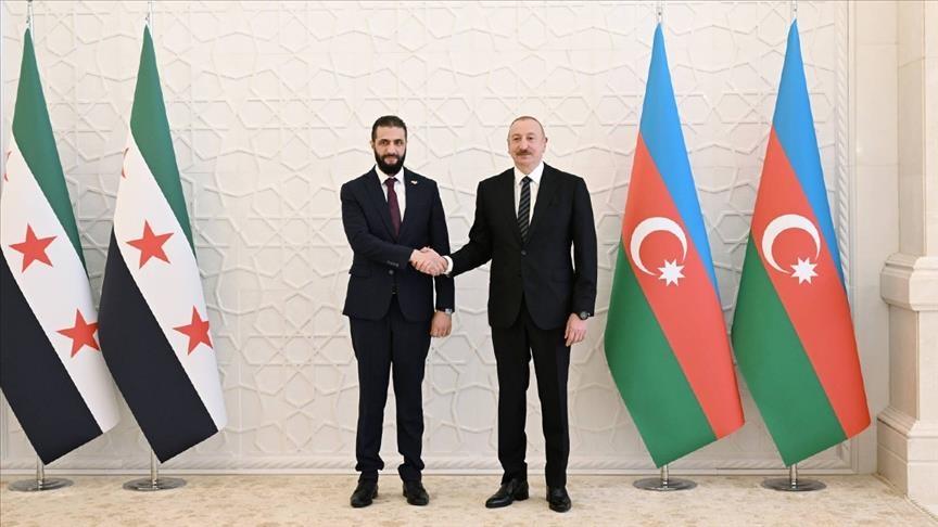 علييف يلتقي الشرع في باكو