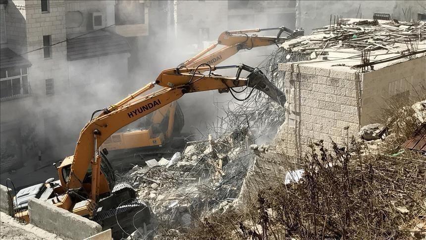 سلطات الاحتلال تهدم منزلين فلسطينيين في سلوان بالقدس