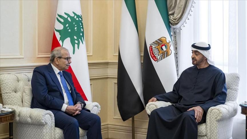 محمد بن زايد ونواف سلام يبحثان العلاقات الثنائية وتطورات إقليمية