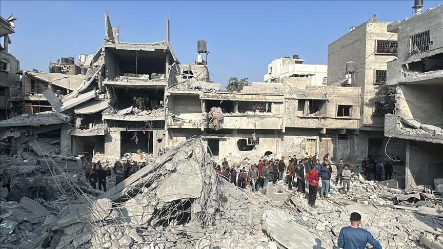 حكومة غزة: إسرائيل ألقت 100 ألف طن متفجرات وأبادت 2200 عائلة
