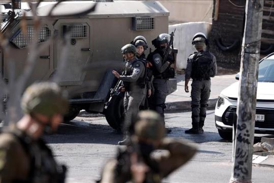 الجيش الإسرائيلي يصيب فلسطينيا ويقتحم بلدات بمحافظة نابلس