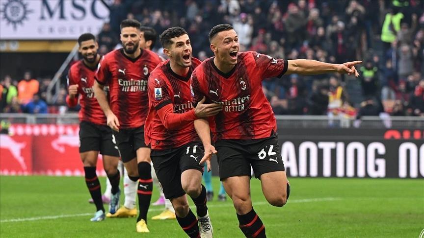 ميلان يقلب الطاولة على جنوى بالدوري الإيطالي
