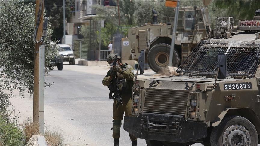 إصابة 3 فلسطينيين برصاص الجيش الإسرائيلي جنوب الضفة