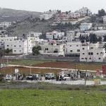 مستوطنون يقطعون الكهرباء والمياه عن 15 عائلة فلسطينية بالضفة