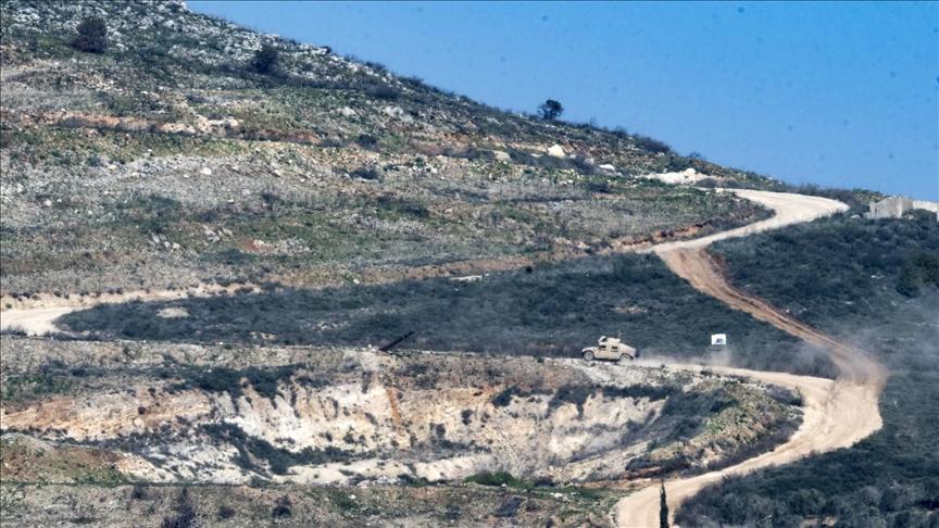 عشية العيد.. إسرائيل تشن غارتين على بلدة عين قانا جنوب لبنان