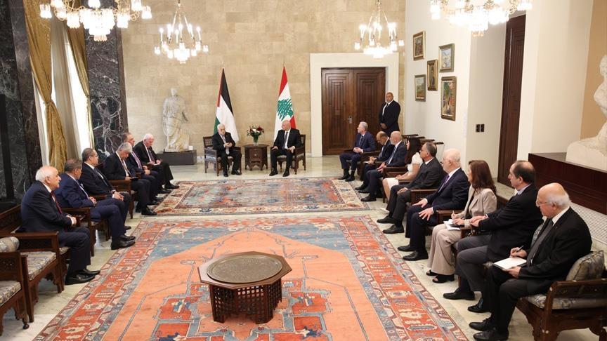 بيان مشترك: عباس وعون يتفقان على لجنة للمخيمات ويؤكدان حصر السلاح بدولة لبنان