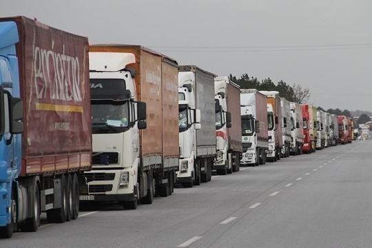 4543 شاحنة مساعدات فقط دخلت خلال 50 يوما