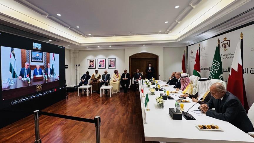 عباس: على حماس تسليم الرهائن والتخلي عن حكم غزة