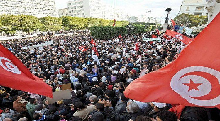 احتجاجات واعتقالات في تونس.. فهل تواجه ثورة ثانية ضد الفقر؟