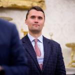 مقتل الناشط المحافظ تشارلي كيرك بعد تعرضه لإطلاق نار في يوتا