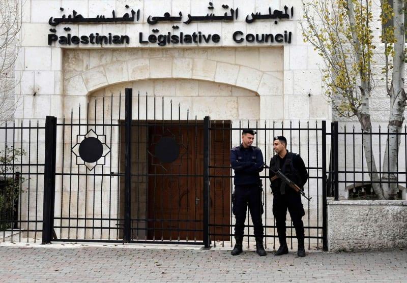 لجنة الانتخابات توضّح آلية قبول طلبات الترشح للانتخابات التشريعية
