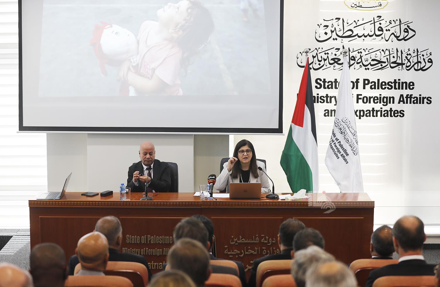 "الخارجية" و"شؤون اللاجئين" تعقدان جلسة لأعضاء السلك الدبلوماسي لمناسبة الذكرى الـ77 للنكبة