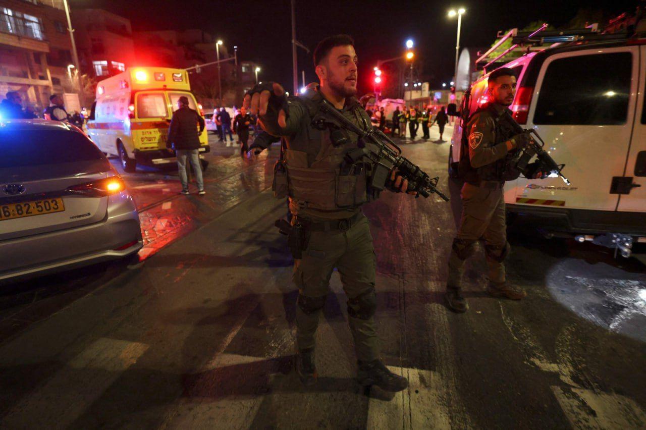 تمديد اعتقال شخصين بزعم توصيل منفذ عملية "ديزنغوف" لتل أبيب